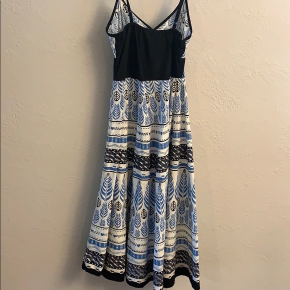 Magic dress size small. Like new condition. - Picture 3 of 5